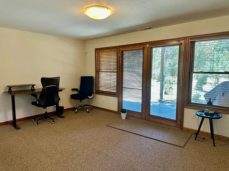 6425 Coopers Hawk Rd — Photo 38