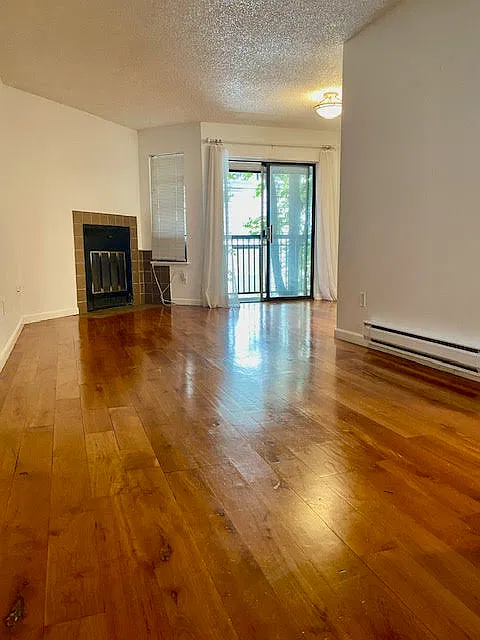 1 bed, 400 sqft, $1,900 — Photo 4