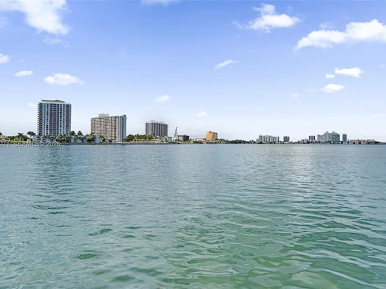 2170 Bay Dr #3-20 — Photo 21
