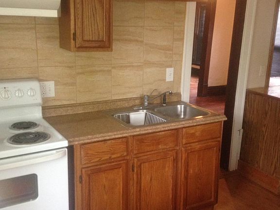 5th image of 1122 Seymour Ave #1