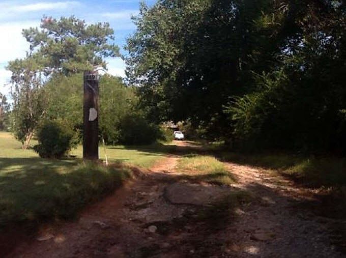 2nd image of 1049 Vaughn Rd #A