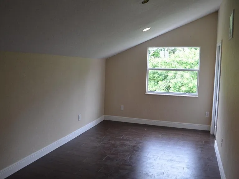 7395 Albany Rd — Photo 8
