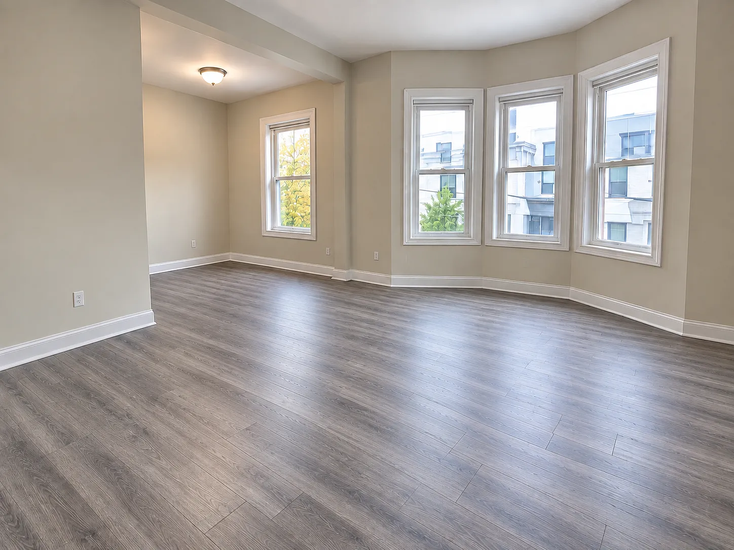 3 bed, 1300 sqft, $3,950 — Photo 4