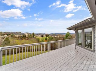 24 Loridon Dr, Weaverville, NC 28787