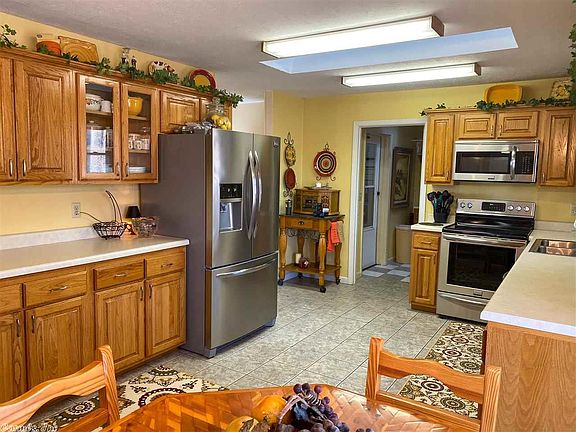 5th image of 34 Hondo Cir