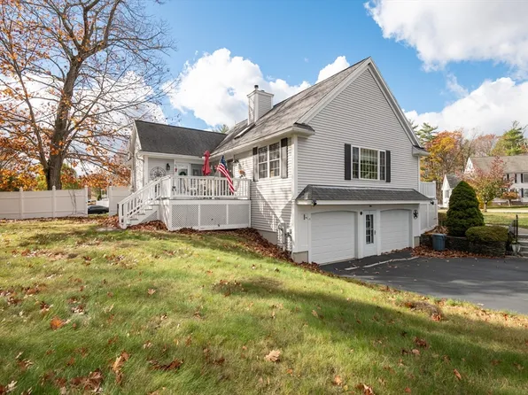 75 Border Winds Ave, Seabrook, NH 03874
