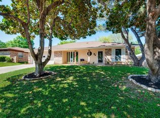 412 Mountainview Dr, Hurst, TX 76054
