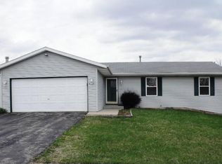 2704 Bluffside Dr, Rockford, IL 61109