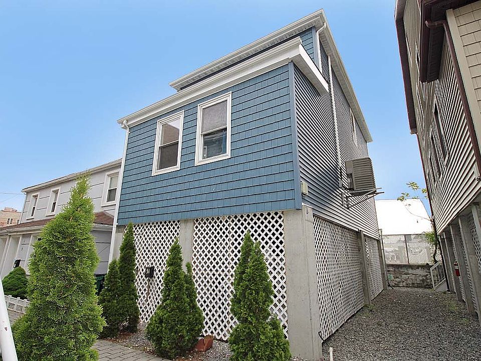 1st image of 14 Webers Ct #1