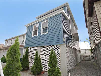 14 Webers Ct #1, Brooklyn, NY, 11235