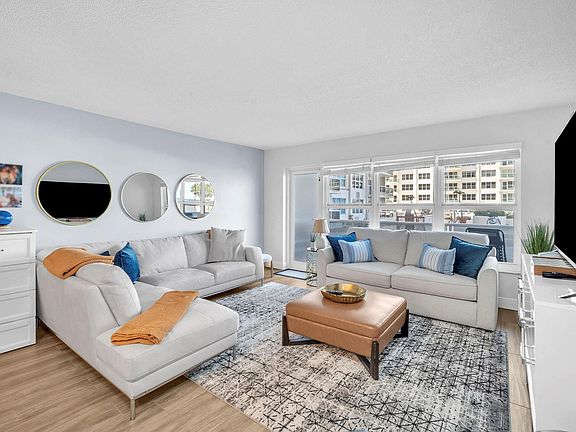 4th image of 3500 Galt Ocean Drive #114
