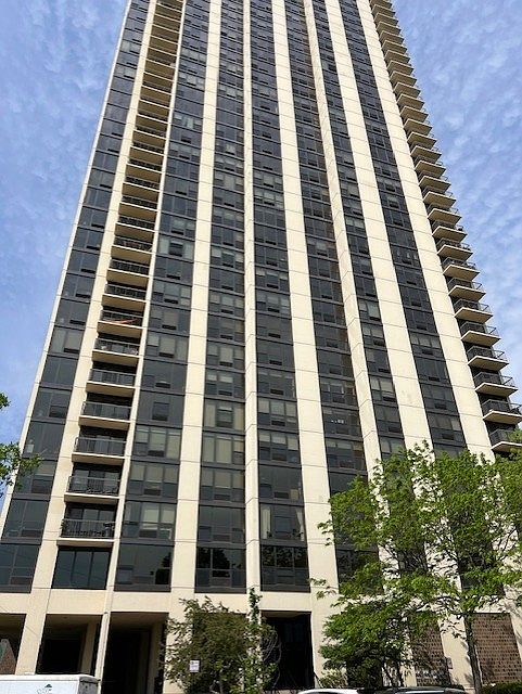 1st image of 2500 N Lakeview Ave APT 3303