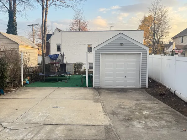 194-56 114th Road image 5 of 16