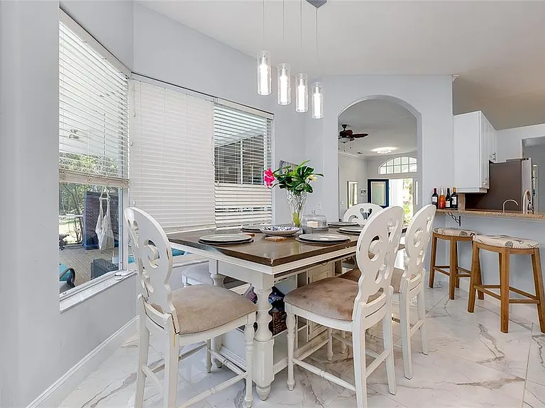 360 Cedarbrook Ct — Photo 7