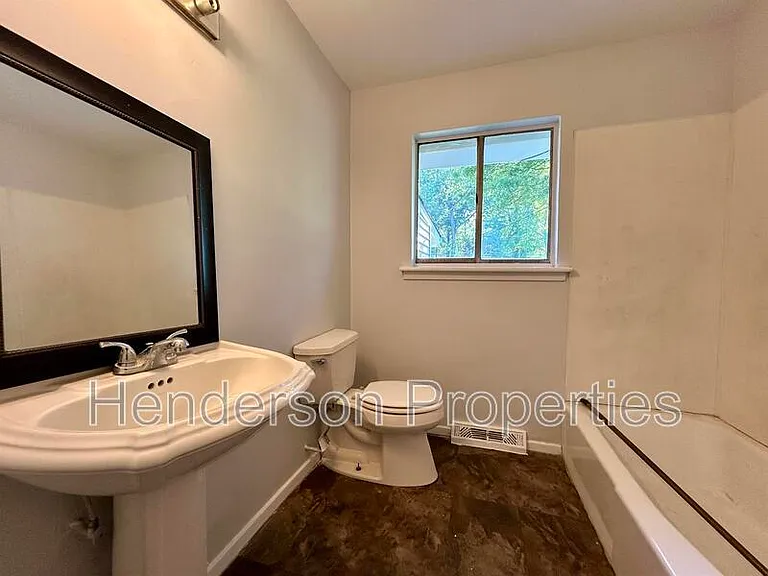 908 Bilmark Ave — Photo 13