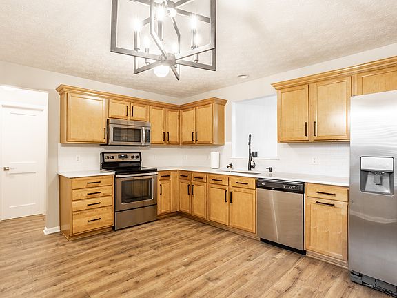 3rd image of 5777 White Pine Rd