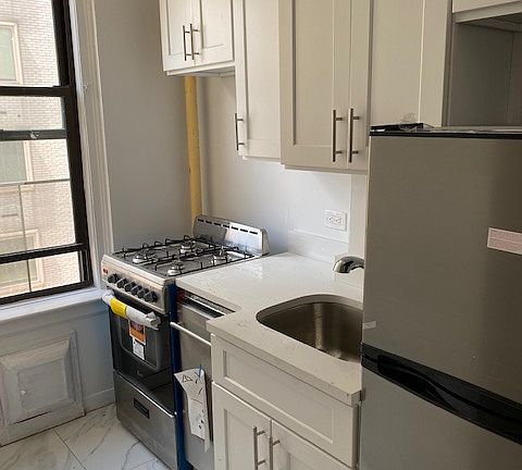 3rd image of 155 E 91st St APT 9E