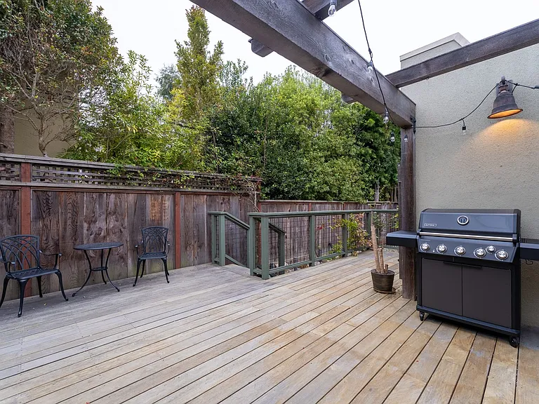 610 Forest Ave — Photo 53
