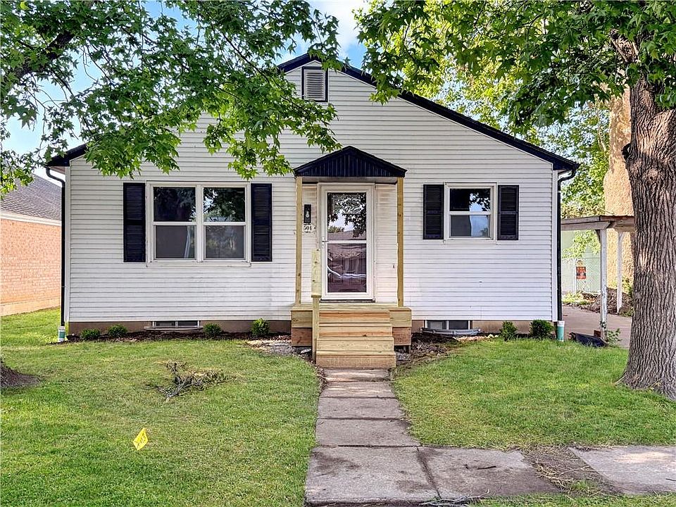 1st image of 504 W 29th St