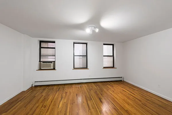 Rented by Nest Seekers International | media 14