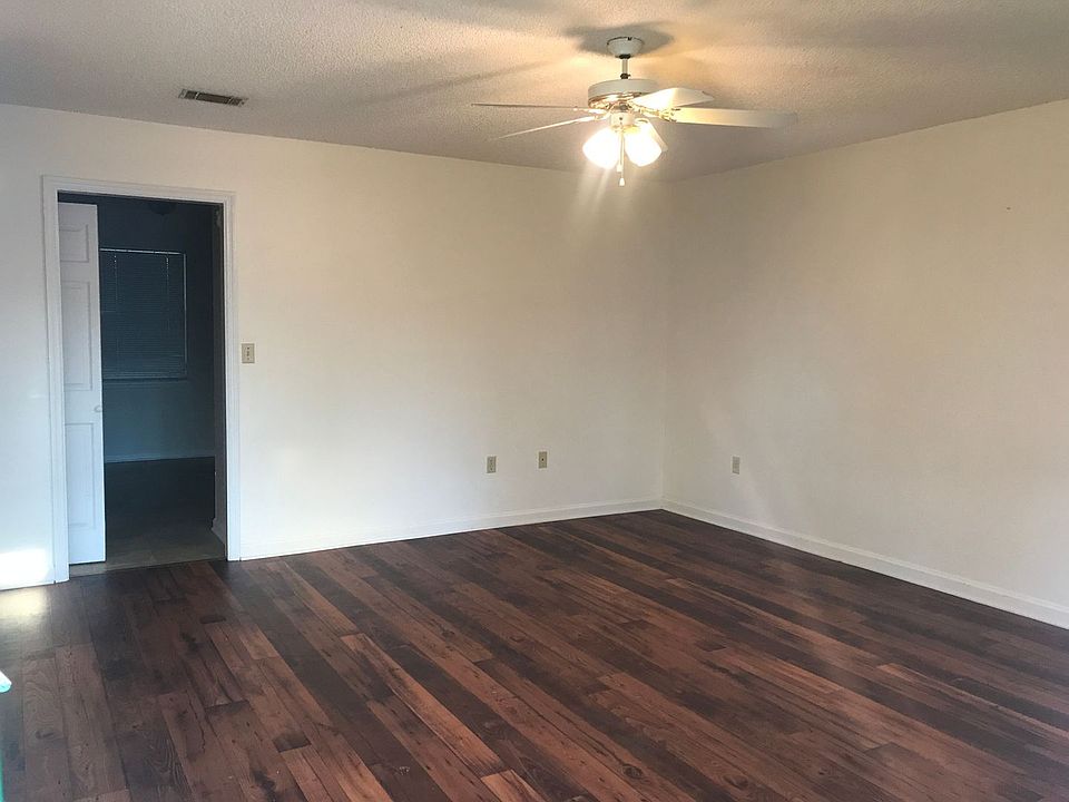 1st image of 2134A Houston Ave