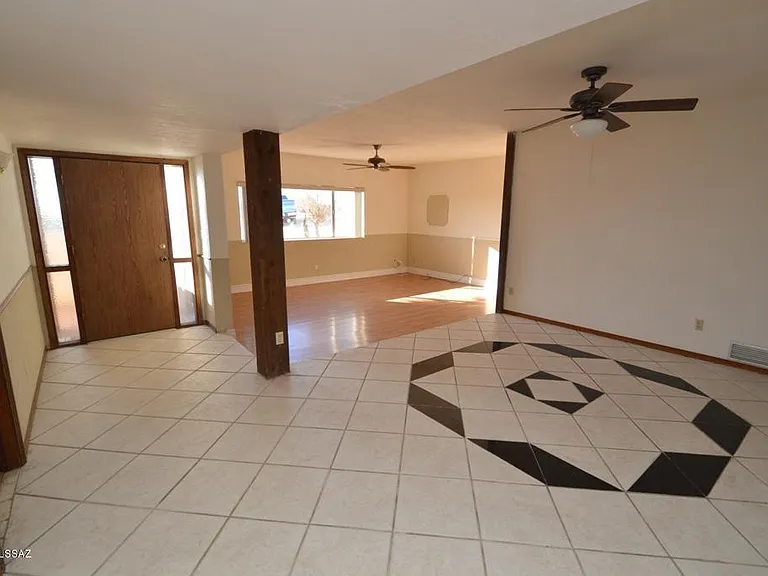 5050 N Hillcrest Dr — Photo 5
