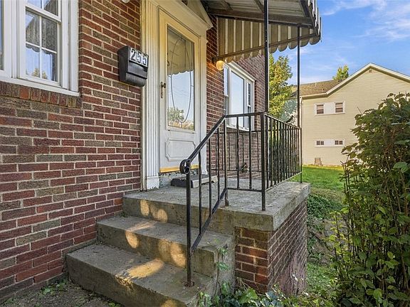 4th image of 255 W Steuben St