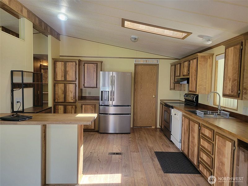 4th image of 1427 100th Street SW #82