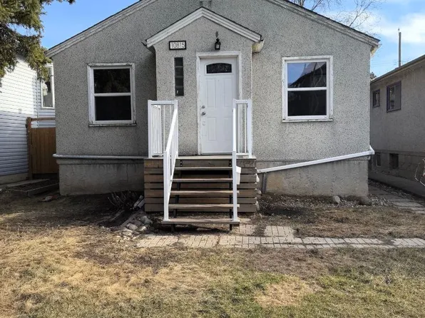 10815 68th Ave NW, Edmonton, AB T6H 2B7