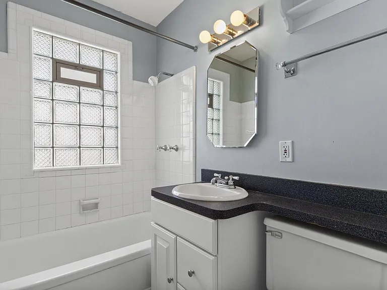 4918 N Berkeley Blvd — Photo 12