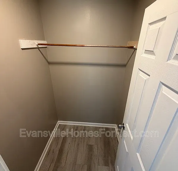 1404 Oakley St — Photo 13