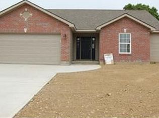 1752 Hunters Ridge Dr, Troy, OH 45373