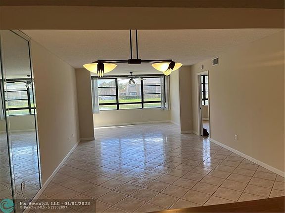 4th image of 10304 E Clairmont Cir #111