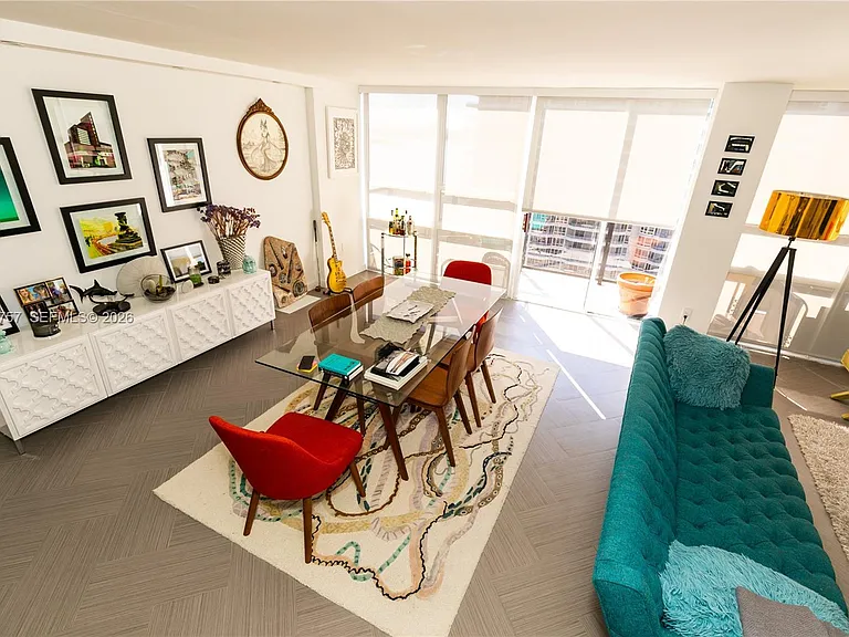 600 NE 36th St #3 — Photo 3