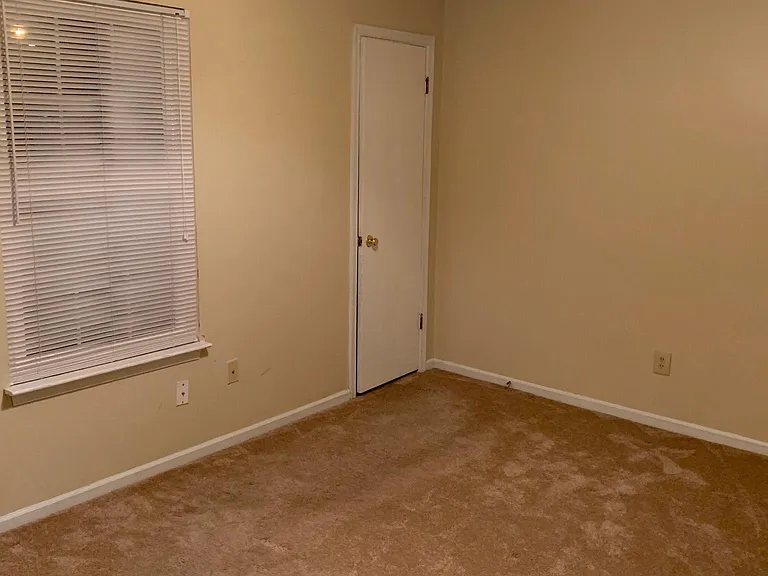 522 Hollomon Dr — Photo 5