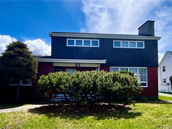 164 Saint Pierre E #O, Caraquet, NB E1W 1B1