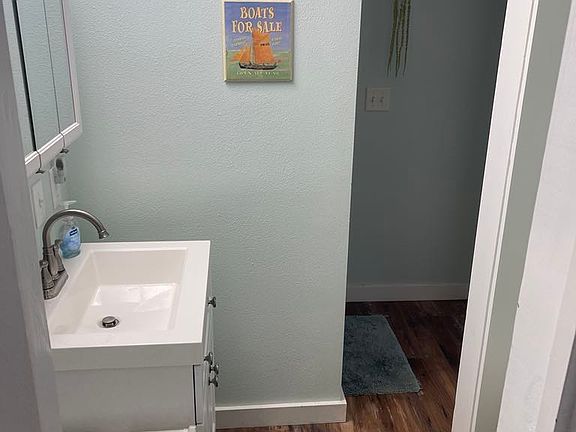 3rd image of 458 NE 9th St #1A