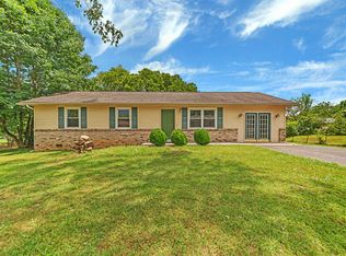 8208 Broken Arrow Dr, Knoxville, TN 37923