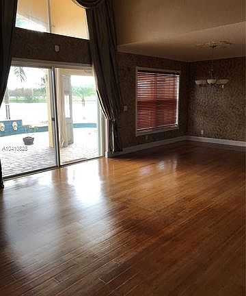 3rd image of 5345 SW 38th Ave