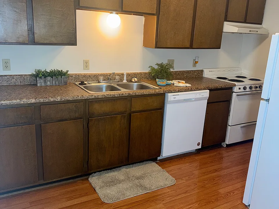 638 S Campbell Ave #14