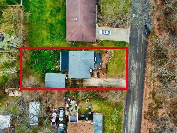 3rd image of 179 Oakwood Dr
