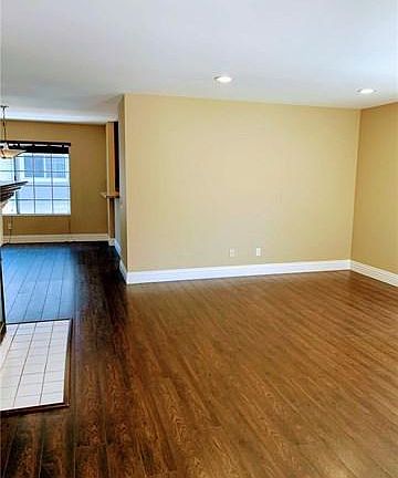 2nd image of 2800 Plaza Del Amo Unit 471