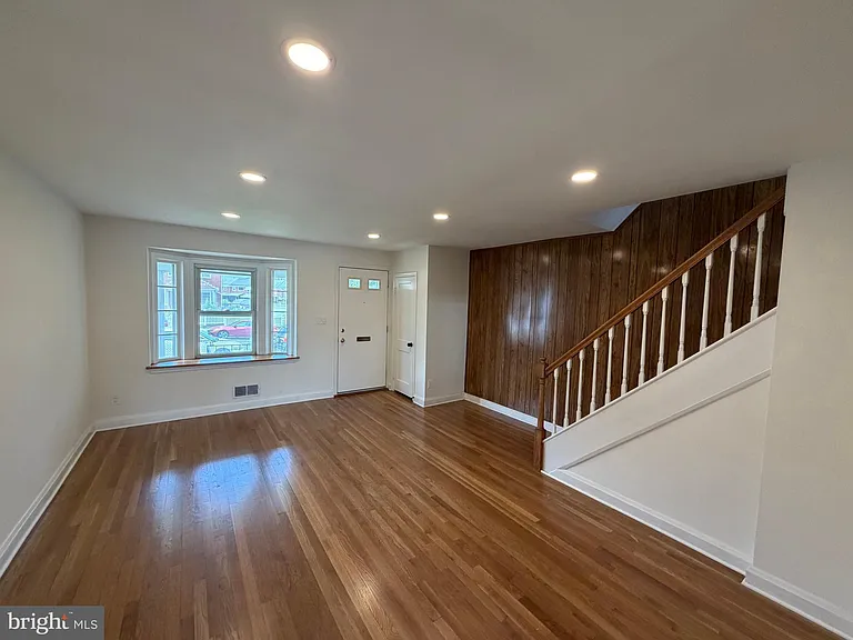 647 Dunwich Way — Photo 3