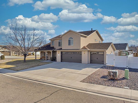 3rd image of 858 Delean Way