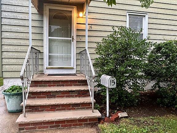 2nd image of 15 Willow St