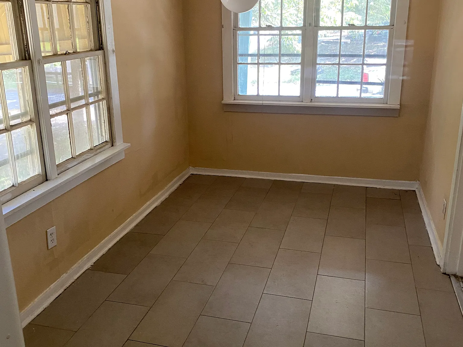 3 bed, 1162 sqft, $850 — Photo 2