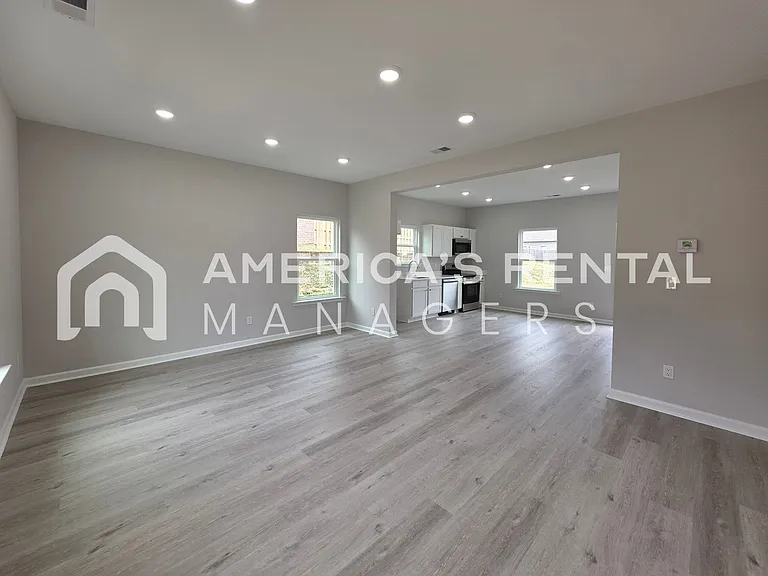 101 Park Dr S — Photo 12