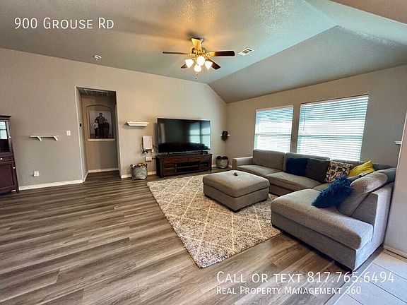 3rd image of 900 Grouse Rd