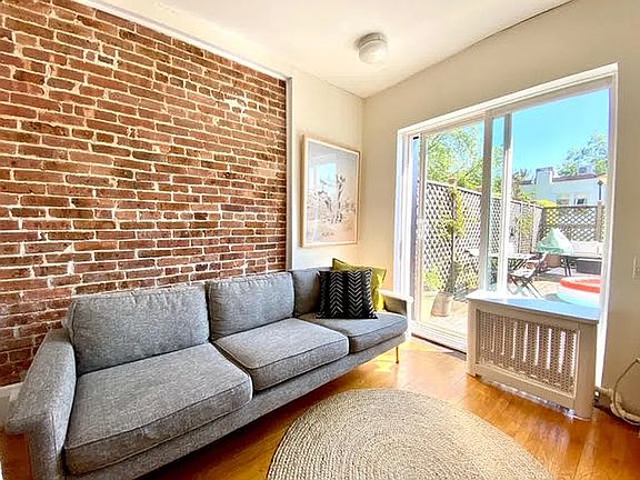 2nd image of 304 Garfield Pl APT 3