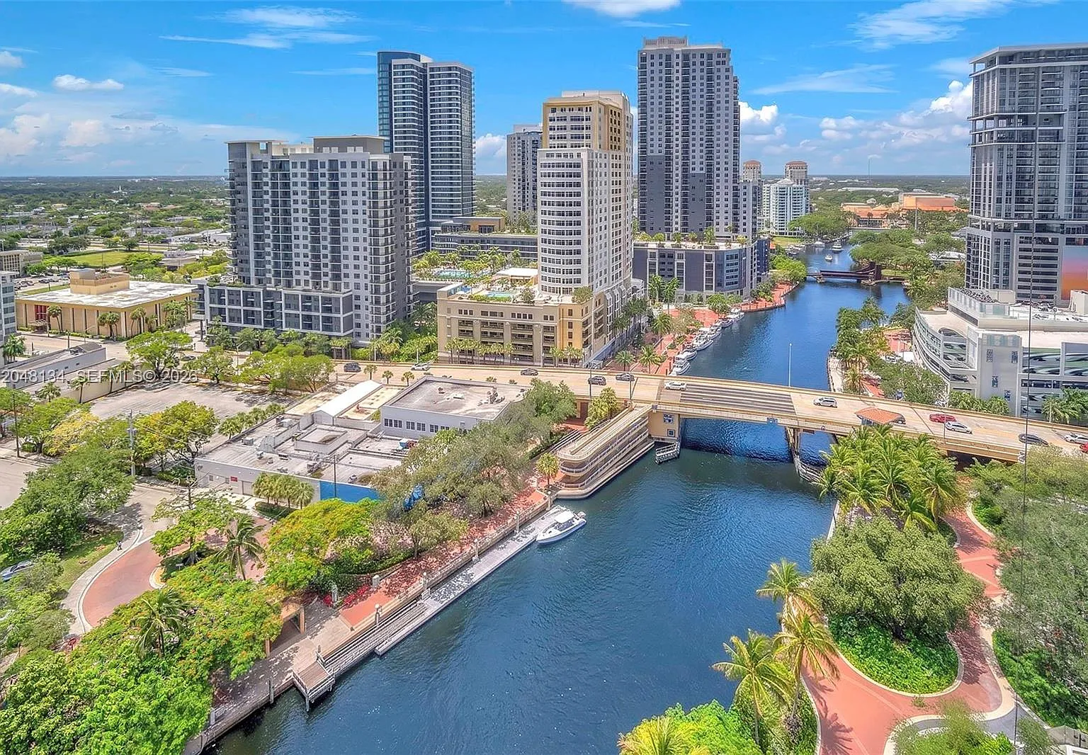 Las Olas River House Cond — Photo 2